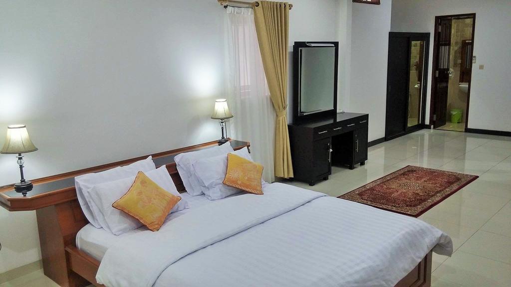 Villa Rumah Ibu Dago Bandung Exterior foto
