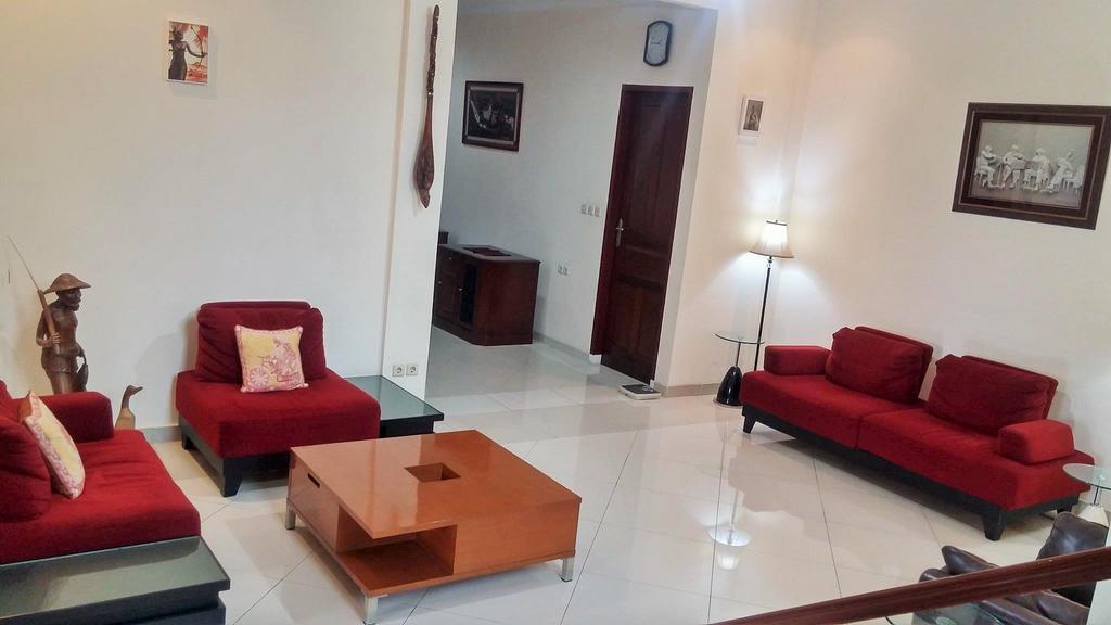 Villa Rumah Ibu Dago Bandung Exterior foto