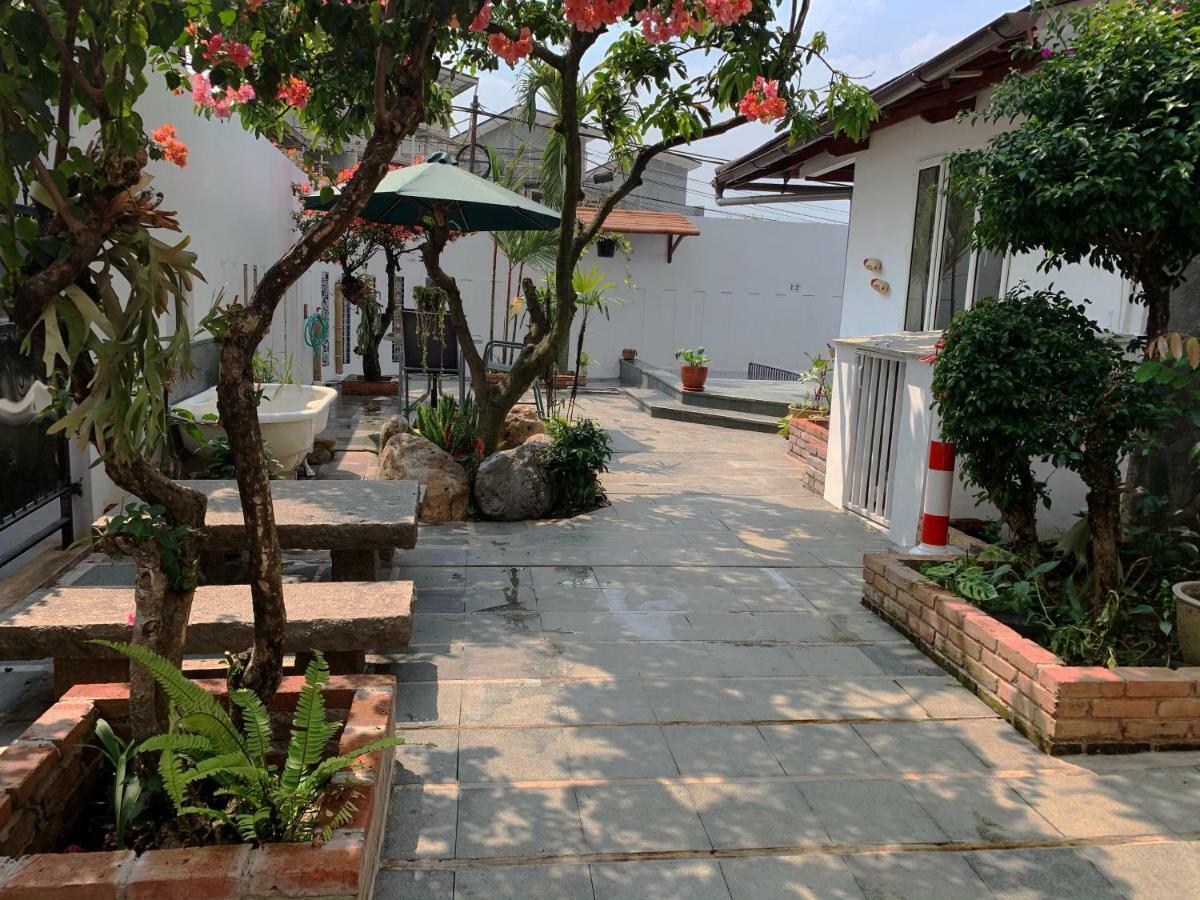 Villa Rumah Ibu Dago Bandung Exterior foto