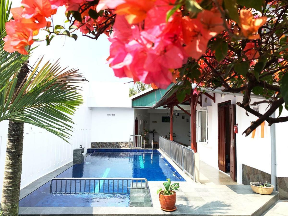 Villa Rumah Ibu Dago Bandung Exterior foto
